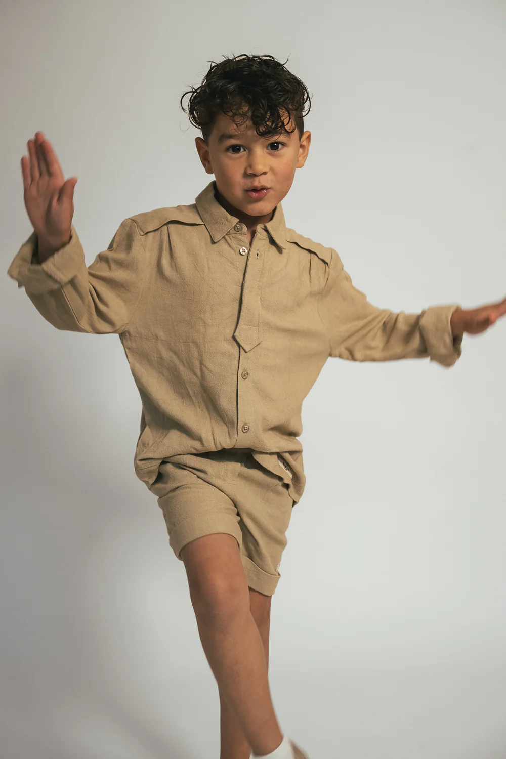 Baje Studio - linen blouse Texas - sand - Afbeelding 7