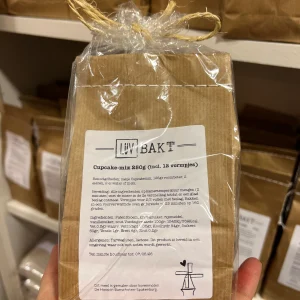 LUV Bakt - Compleet pakket Cupcakes incl. 12 vormpjes - Bakmix