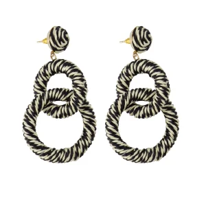 Zusss - Oorbellen van touw - Off white/ Zwart