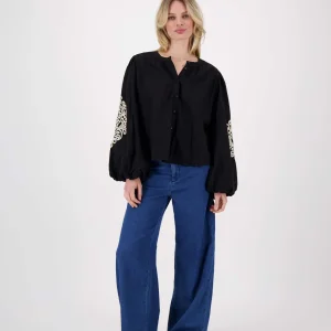 Zusss - Blouse Met Borduur Mouwen - Zwart