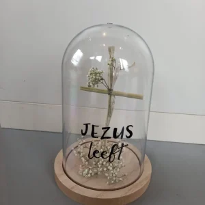 Stolpje met tekst - Jezus Leeft - inhoud Kruisje met gipskruid