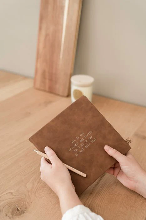 Zusss Vriendinnenboek - Je bent zóóó leuk - Cognac - Afbeelding 9