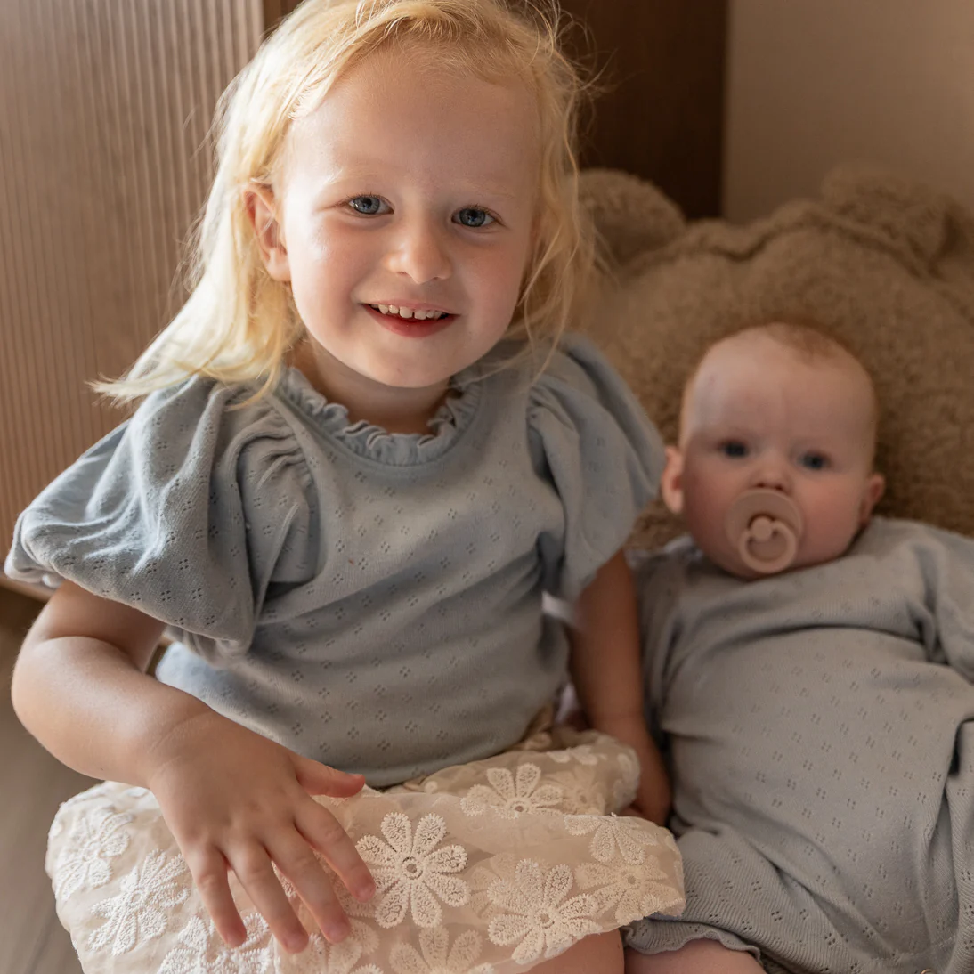 Monbebe - Bullet Eyelet tee - dusty blue - Afbeelding 4