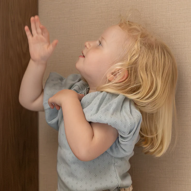 Monbebe - Bullet Eyelet tee - dusty blue - Afbeelding 5