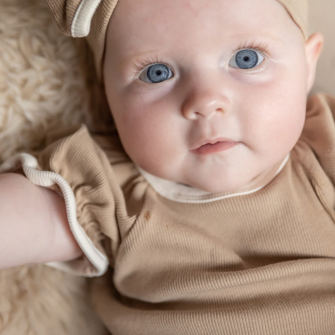 Peekaboo - suit Karen - mocha - Afbeelding 6