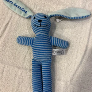 Knuffel konijn - Gods lieveling blauw