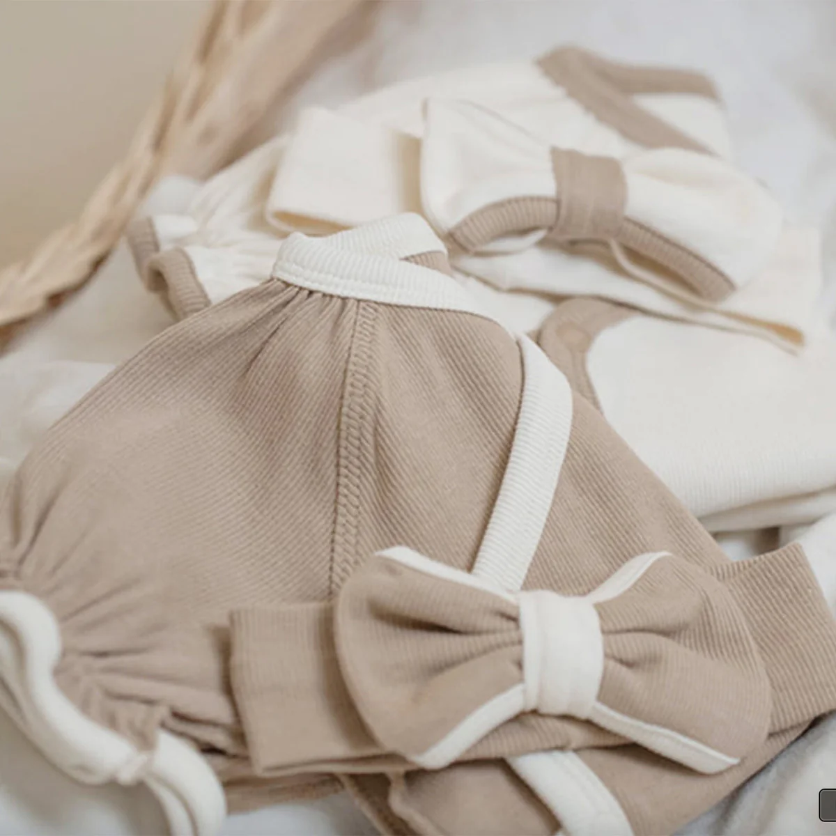 Peekaboo - suit Karen - mocha - Afbeelding 8