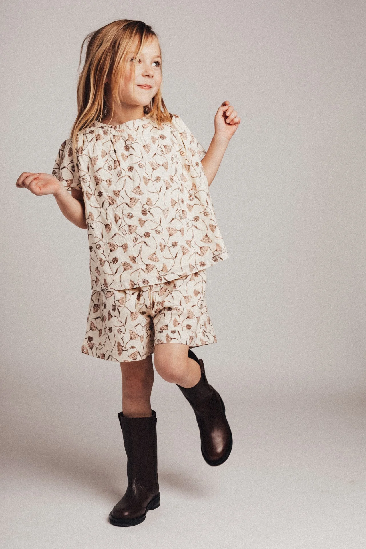 Baje Studio - flower blouse Nisa - crème oat - Afbeelding 4