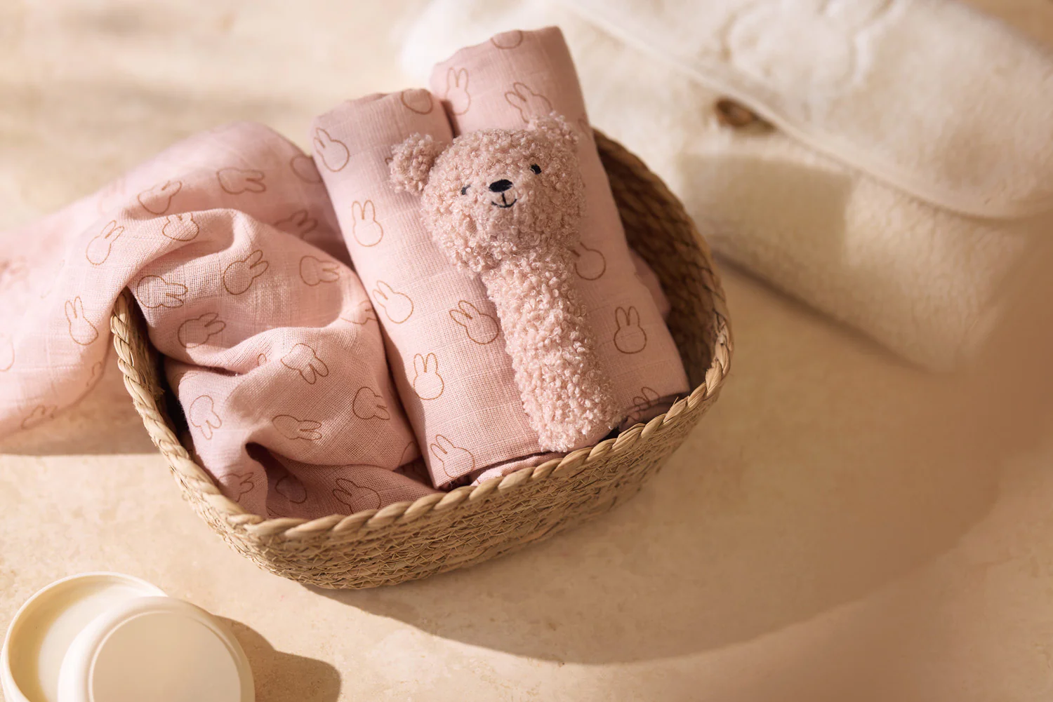Rammelaar Teddy Bear ~ wild rose - Afbeelding 3